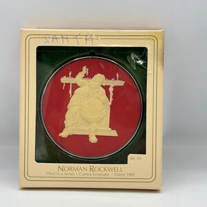 Vintage Hallmark 1982 Norman Rockwell Santa Filling Stockings Cameo 3rd Series